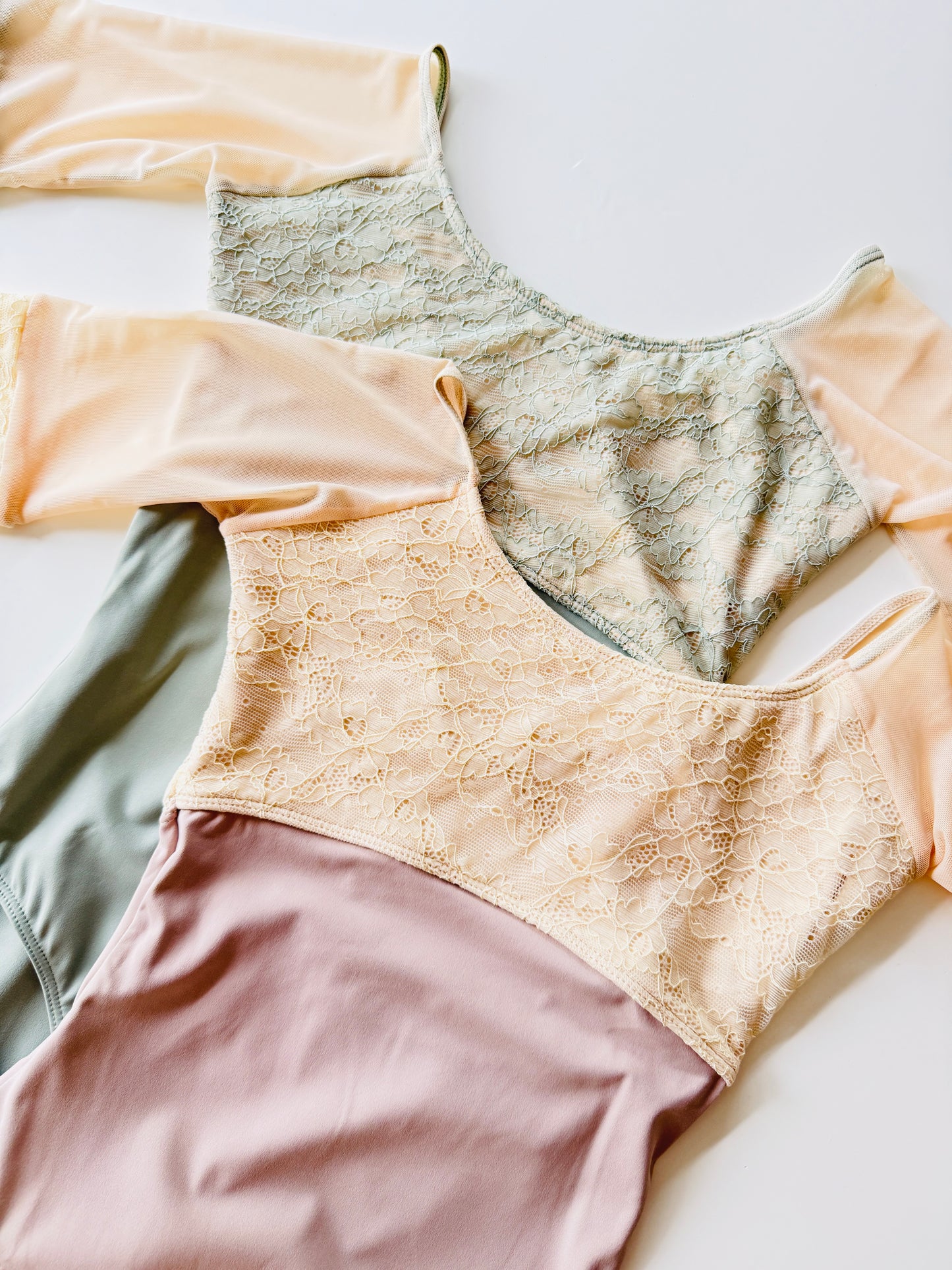3/4 Sleeve Leotard with Embroidered Bust - Lilac