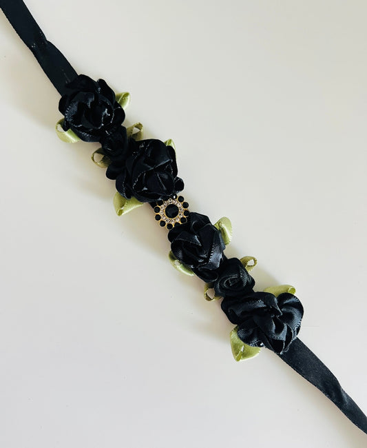 Bun Wrap - Black Flowers with A Sparkly Middle - THE COLLECTIVE DANCEWEARBun Wrap - Black Flowers with A Sparkly MiddlemBun wrapTHE COLLECTIVE DANCEWEAR