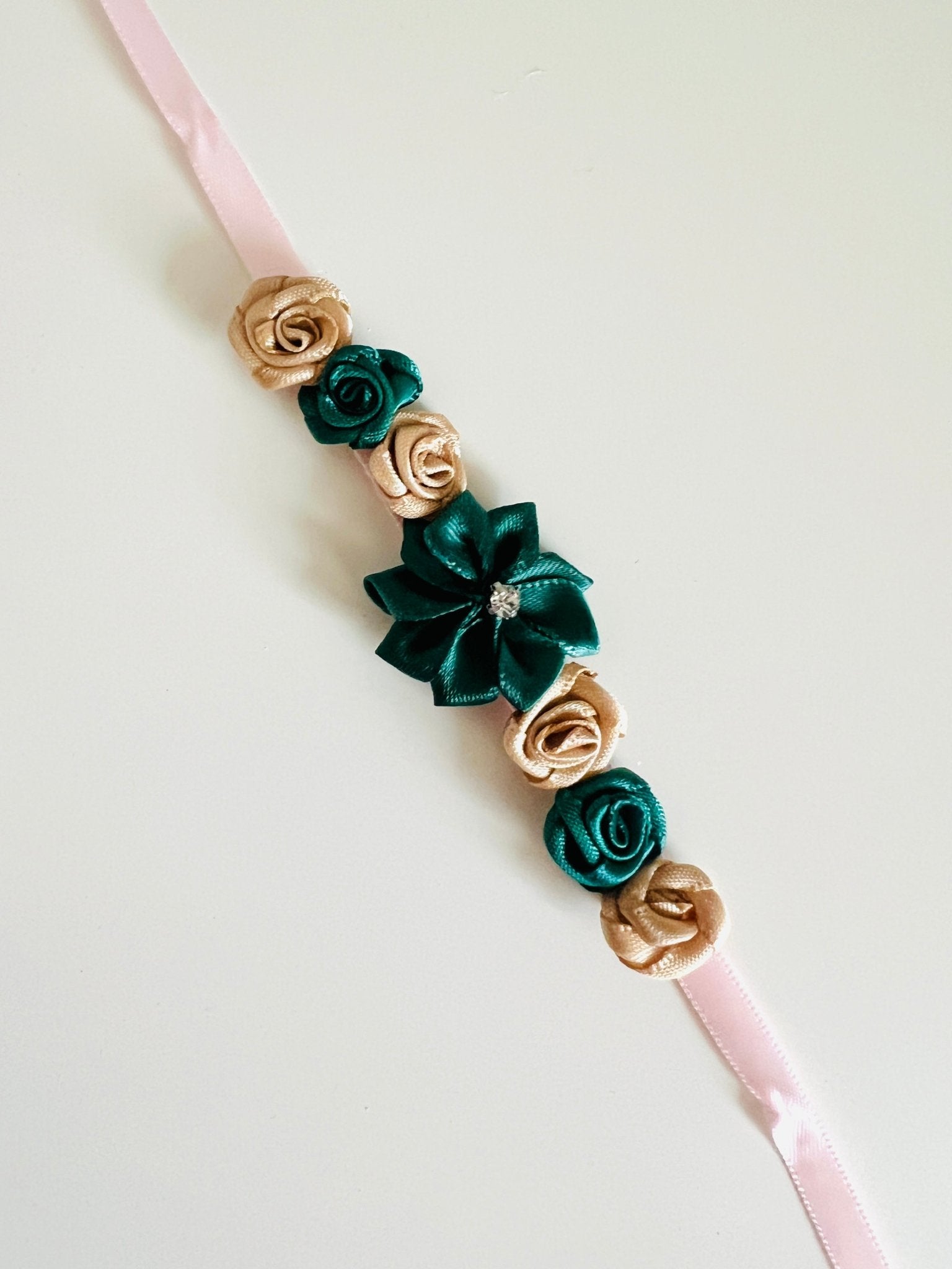 Bun Wrap - Dark Green & Beige Flowers - THE COLLECTIVE DANCEWEARBun Wrap - Dark Green & Beige FlowersmBun wrapTHE COLLECTIVE DANCEWEAR