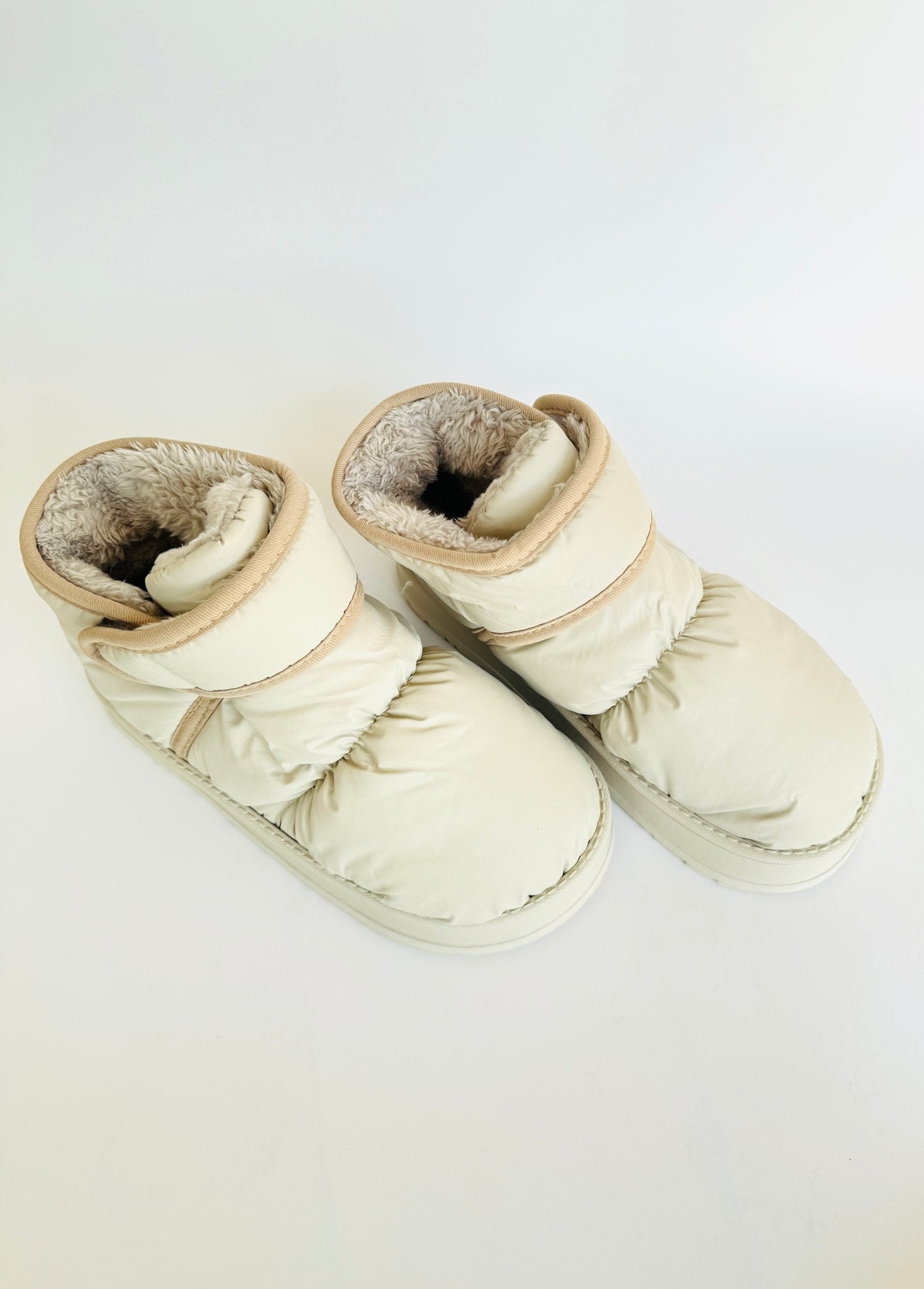 Cloud Bootie - Velcro - Mink - THE COLLECTIVE DANCEWEARCloud Bootie - Velcro - MinkmWARM UP BOOTIESTHE COLLECTIVE DANCEWEAR