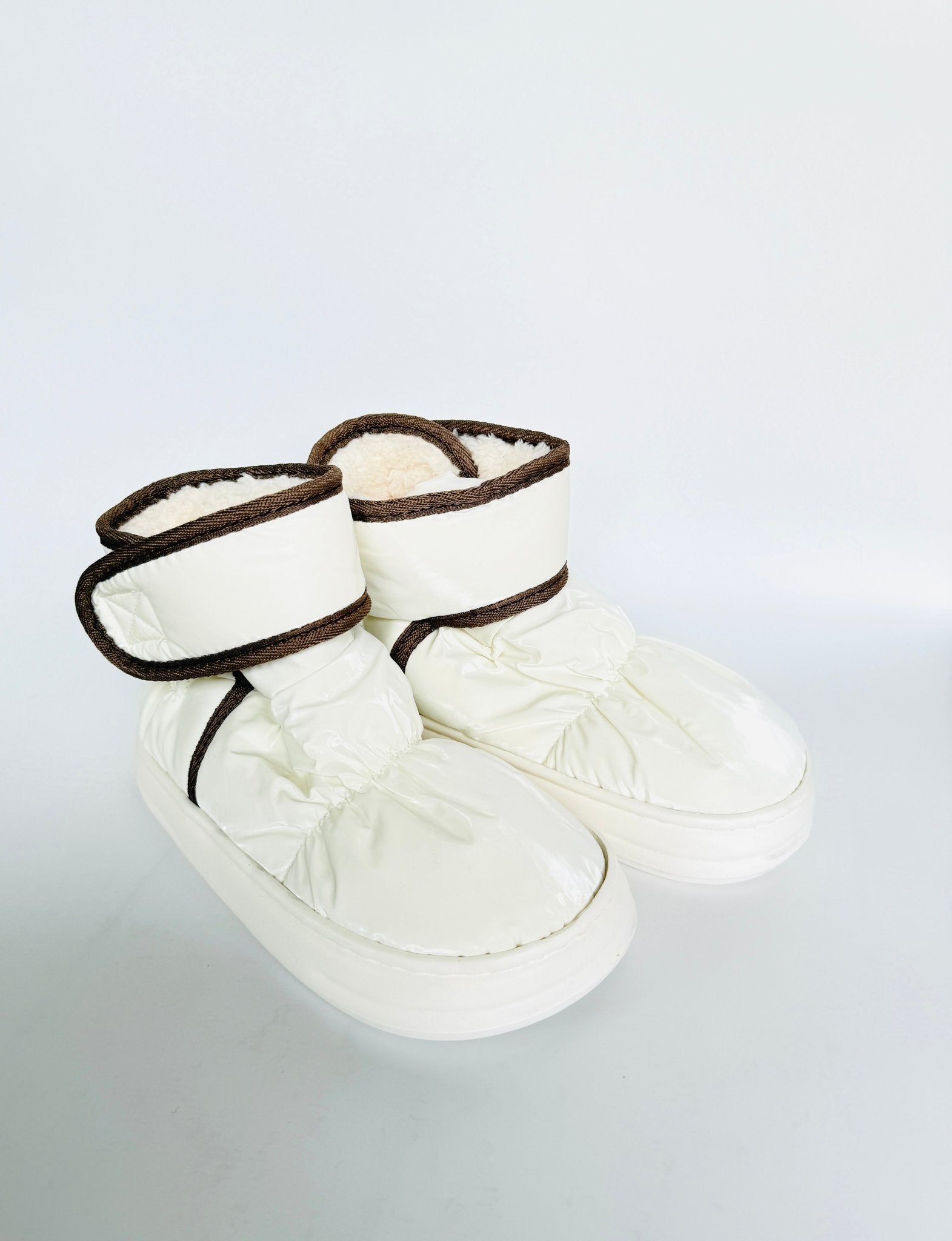 Cloud Bootie - Velcro - White - THE COLLECTIVE DANCEWEARCloud Bootie - Velcro - WhitemWARM UP BOOTIESTHE COLLECTIVE DANCEWEAR