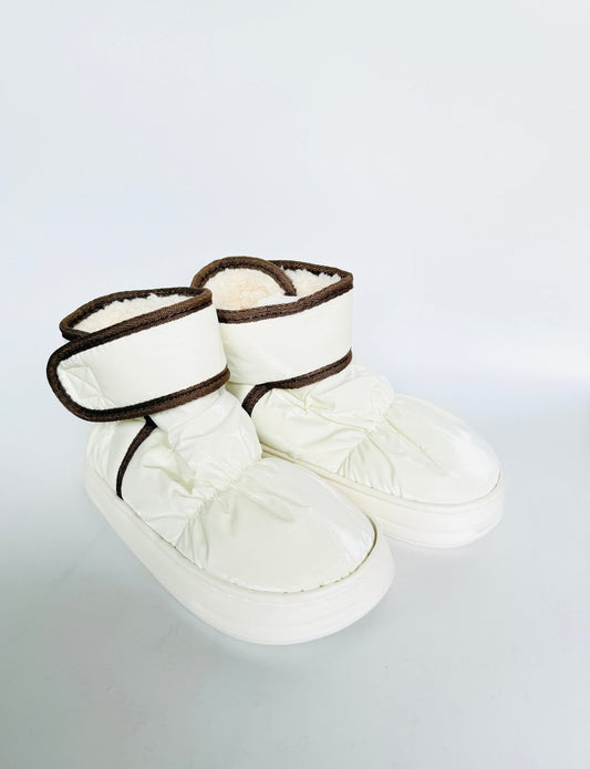 Cloud Bootie - Velcro - White - THE COLLECTIVE DANCEWEARCloud Bootie - Velcro - WhitemWARM UP BOOTIESTHE COLLECTIVE DANCEWEAR
