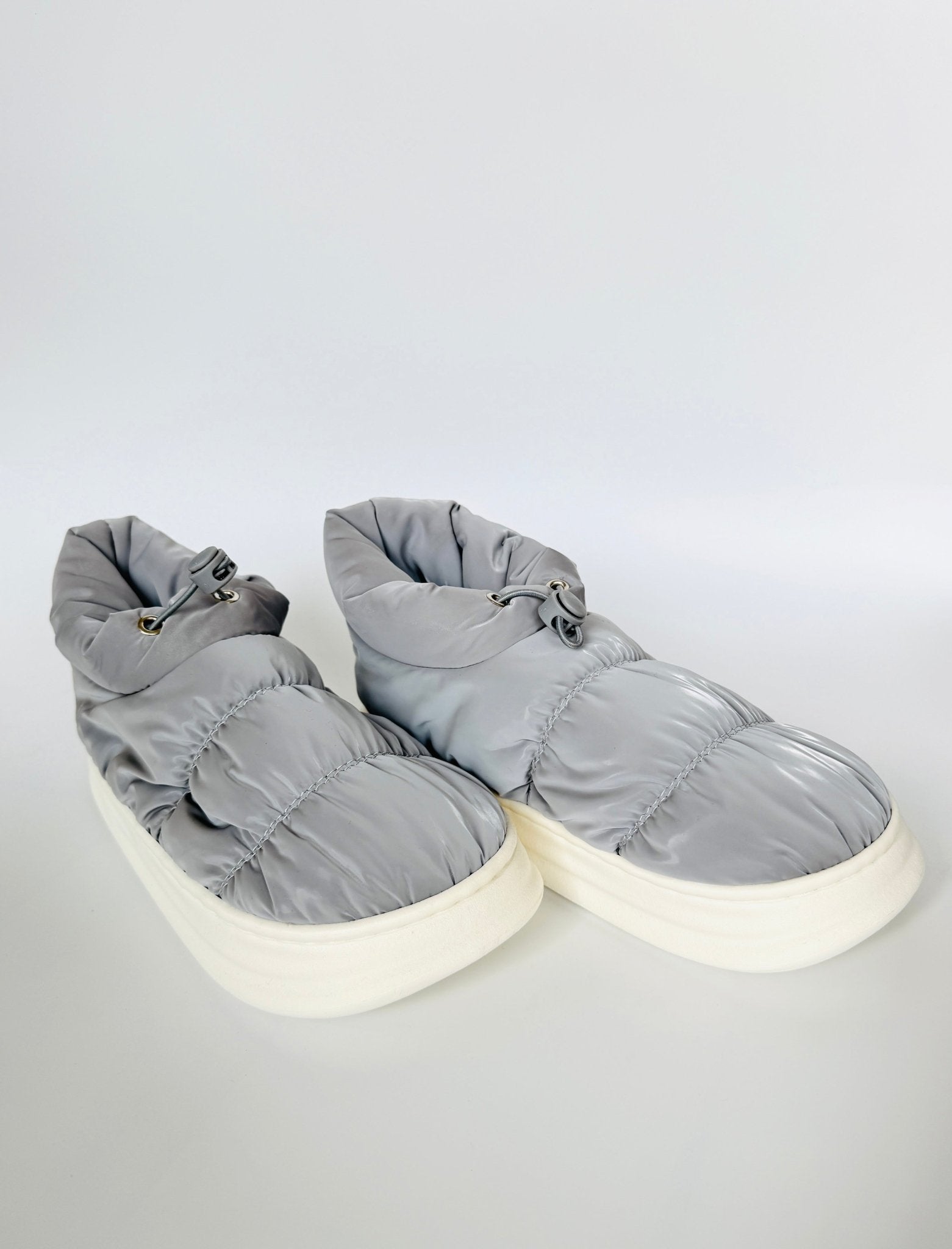 Cloud Bootie - With Toggle - Grey - THE COLLECTIVE DANCEWEARCloud Bootie - With Toggle - GreymWARM UP BOOTIESTHE COLLECTIVE DANCEWEAR