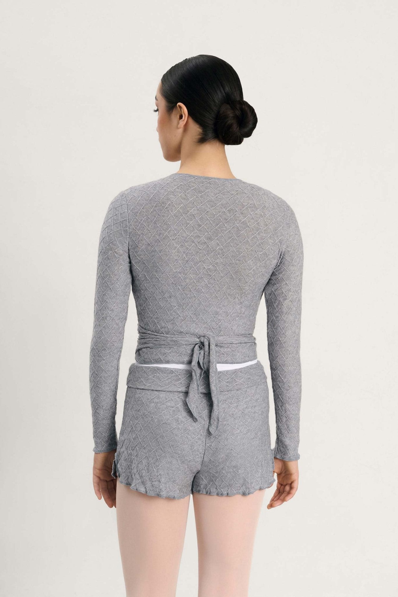Intermezzo Gewn Knitted Wrap Cardigan - Grey Metallic - THE COLLECTIVE DANCEWEARIntermezzo Gewn Knitted Wrap Cardigan - Grey Metallicmwarm upsTHE COLLECTIVE DANCEWEAR