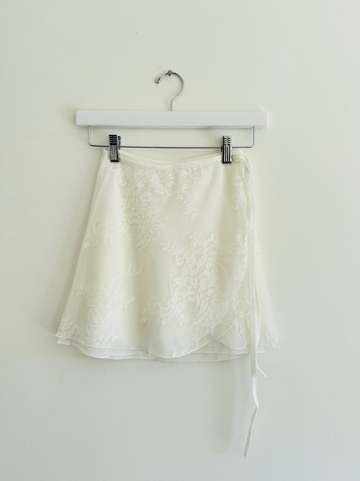 Lace Short Wrap Skirt - White - THE COLLECTIVE DANCEWEARLace Short Wrap Skirt - WhitemSKIRTTHE COLLECTIVE DANCEWEAR