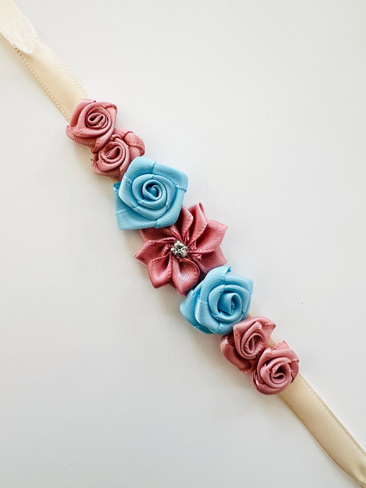 Bun Wrap - Antique Pink and Blue Roses - THE COLLECTIVE DANCEWEARBun Wrap - Antique Pink and Blue RosesmBun wrapTHE COLLECTIVE DANCEWEAR