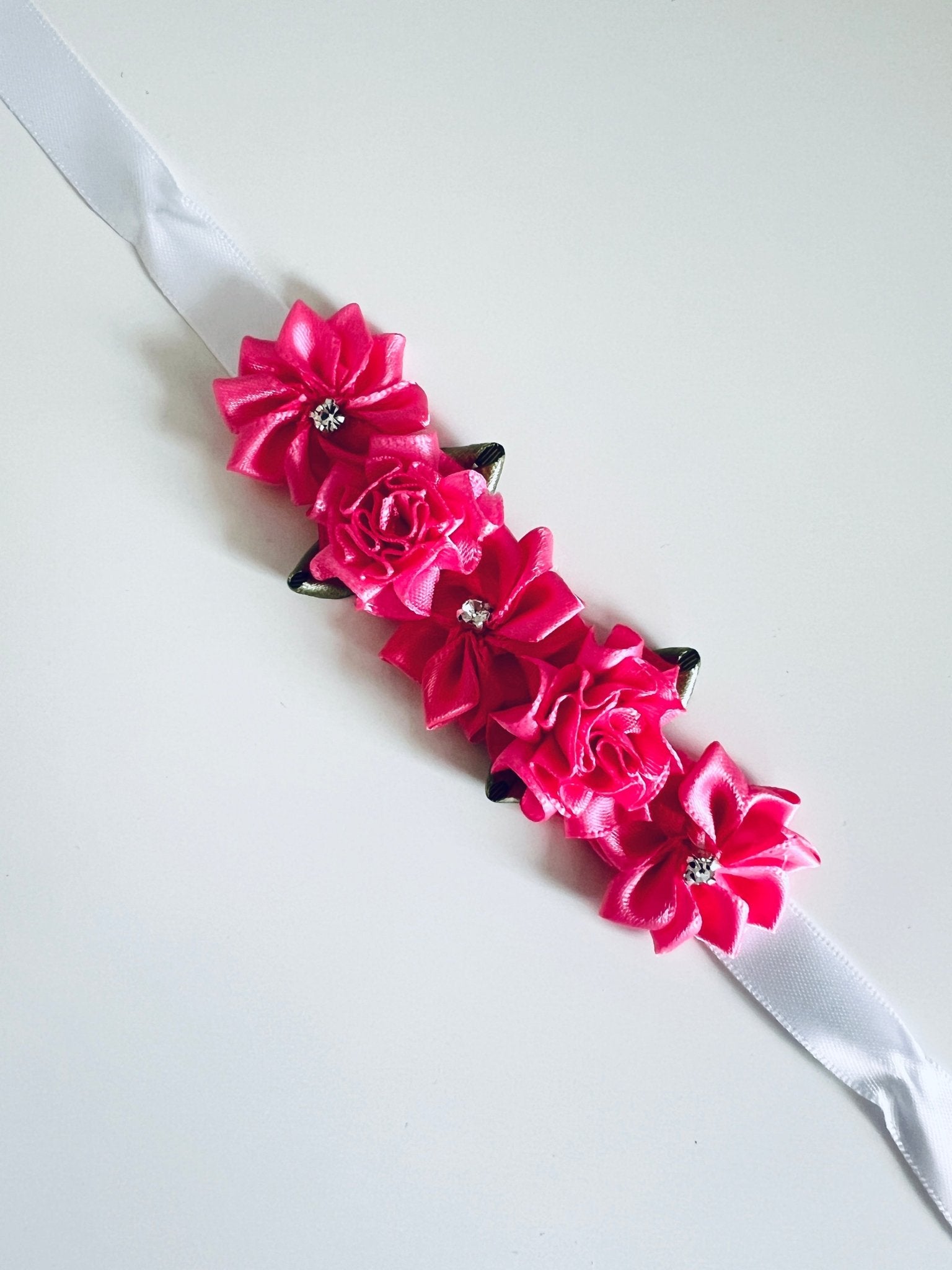 Bun Wrap - Bright Pink Flowers - THE COLLECTIVE DANCEWEARBun Wrap - Bright Pink FlowersmBun wrapTHE COLLECTIVE DANCEWEAR