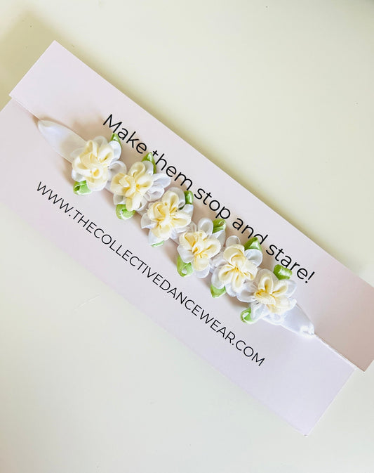 Bun Wrap - Cream Peonies - THE COLLECTIVE DANCEWEARBun Wrap - Cream PeoniesmBun wrapTHE COLLECTIVE DANCEWEAR