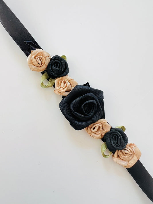 Bun Wrap - Small Black and Beige Roses - THE COLLECTIVE DANCEWEARBun Wrap - Small Black and Beige RosesmBun wrapTHE COLLECTIVE DANCEWEAR