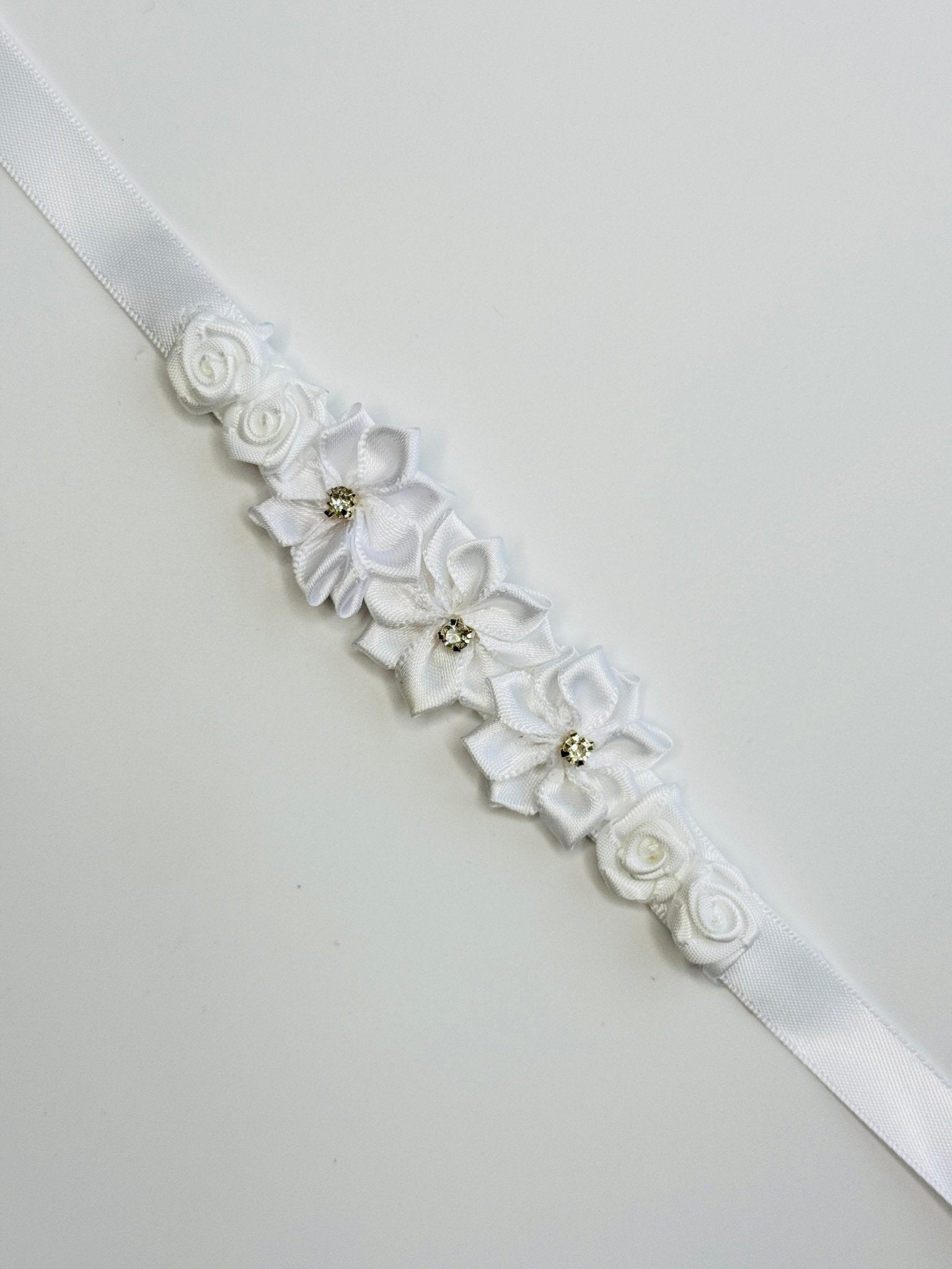 Bun Wrap - White Sparkly Roses - THE COLLECTIVE DANCEWEARBun Wrap - White Sparkly RosesmBun wrapTHE COLLECTIVE DANCEWEAR