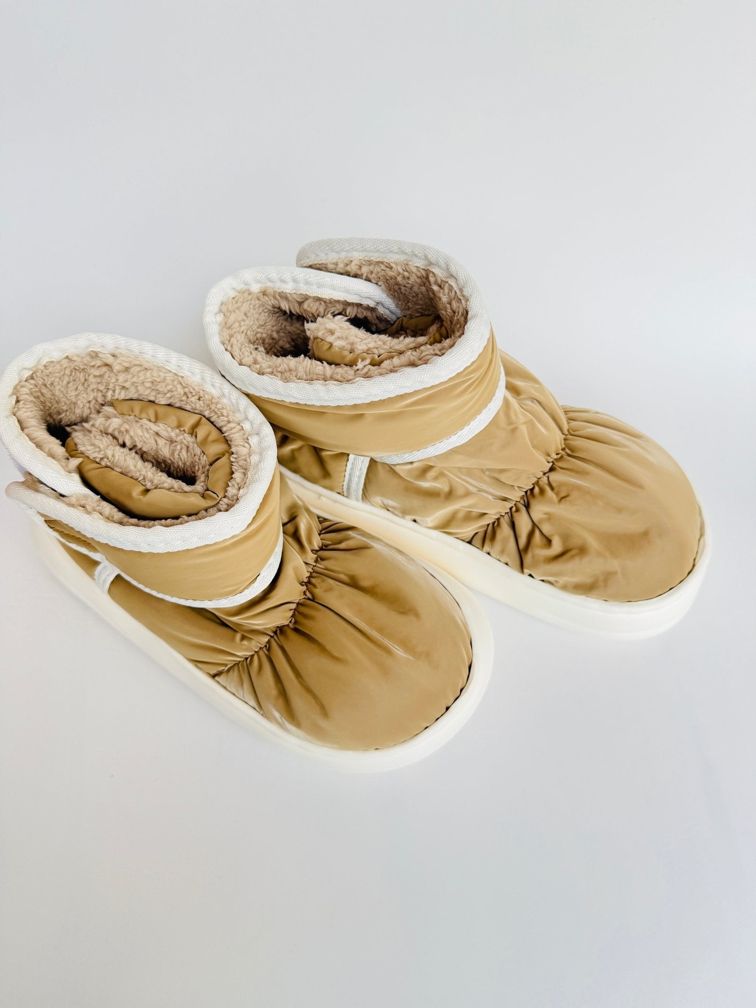 Cloud Bootie - Velcro - Tan - THE COLLECTIVE DANCEWEARCloud Bootie - Velcro - TanmWARM UP BOOTIESTHE COLLECTIVE DANCEWEAR