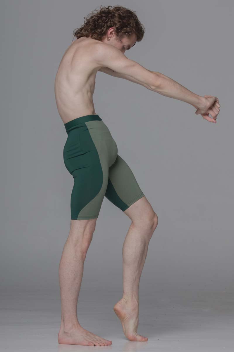 Diverso Men's Double Knee Shorts - Green & Olive - THE COLLECTIVE DANCEWEARDiverso Men's Double Knee Shorts - Green & OlivemSports LeggingsTHE COLLECTIVE DANCEWEAR