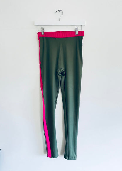 Diverso Men's Eco Tights - Green with Contrasting Bright Pink - THE COLLECTIVE DANCEWEARDiverso Men's Eco Tights - Green with Contrasting Bright Pink#mSports LeggingsTHE COLLECTIVE DANCEWEAR