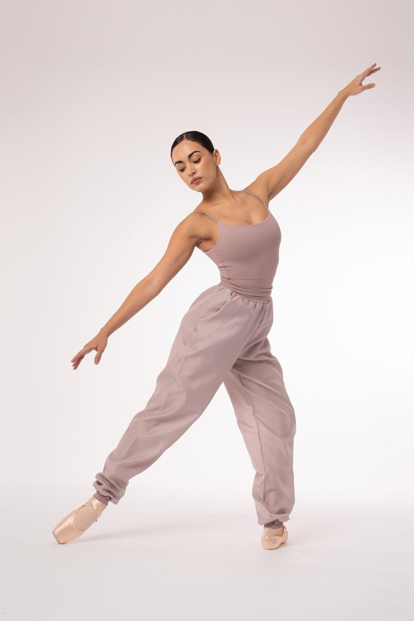 Intermezzo Adel Heat Retention Warm Up Pants - Dalia Pink - THE COLLECTIVE DANCEWEARIntermezzo Adel Heat Retention Warm Up Pants - Dalia Pinkmwarm upsTHE COLLECTIVE DANCEWEAR