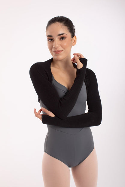 Intermezzo Darcy Knitted Warmup Shrug in Bamboo - Black - THE COLLECTIVE DANCEWEARIntermezzo Darcy Knitted Warmup Shrug in Bamboo - Black#mwarm upsTHE COLLECTIVE DANCEWEAR