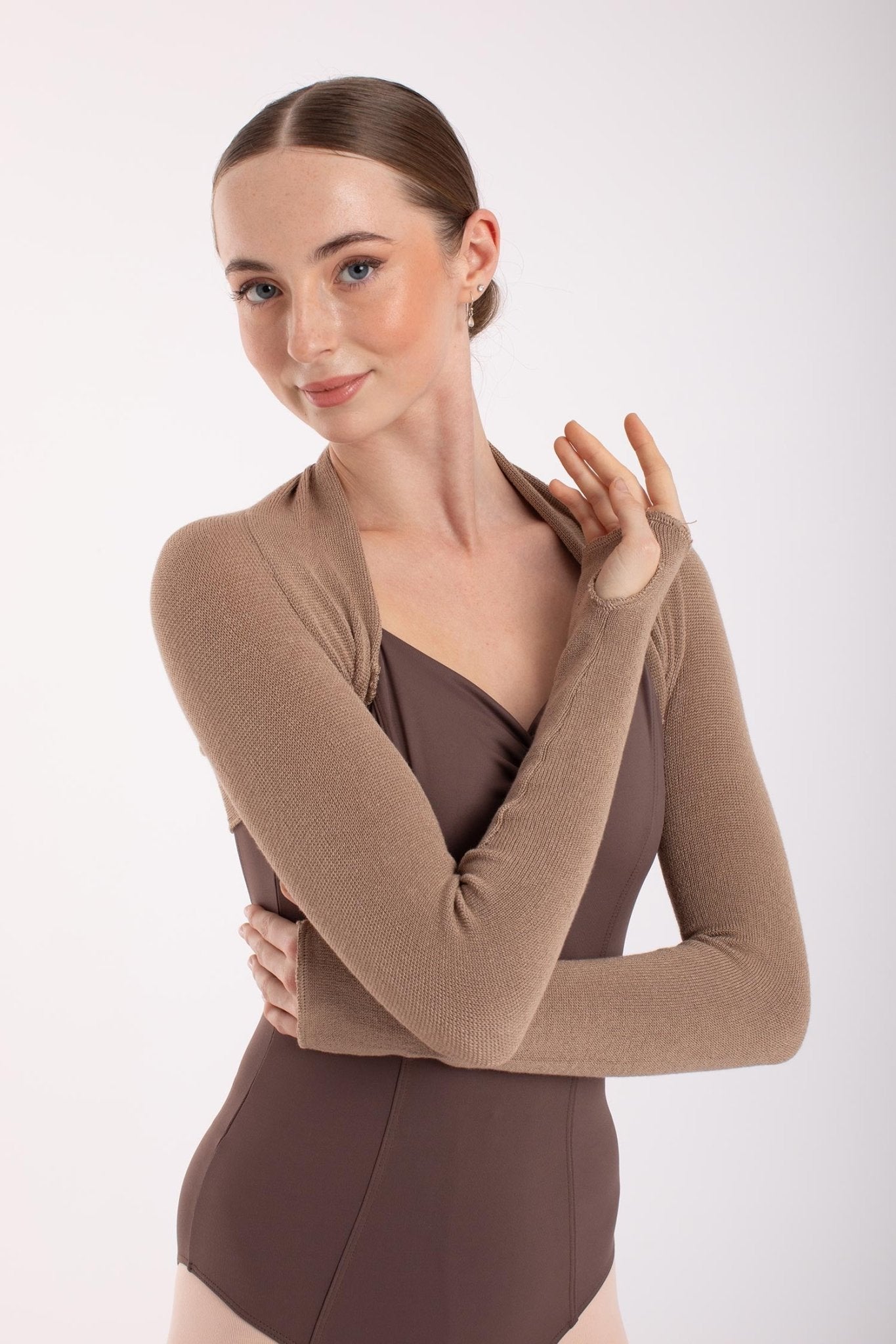 Intermezzo Darcy Knitted Warmup Shrug in Bamboo - Toast - THE COLLECTIVE DANCEWEARIntermezzo Darcy Knitted Warmup Shrug in Bamboo - Toastmwarm upsTHE COLLECTIVE DANCEWEAR