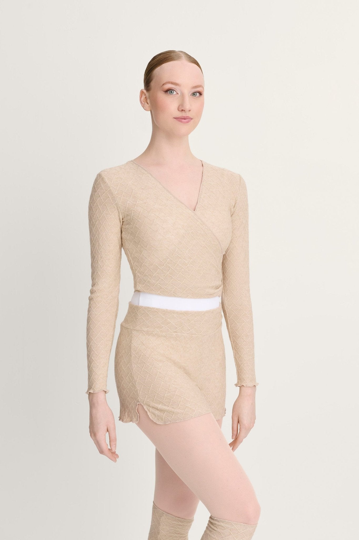 Intermezzo Gewn Knitted Wrap Cardigan - Beige Metallic - THE COLLECTIVE DANCEWEARIntermezzo Gewn Knitted Wrap Cardigan - Beige Metallicmwarm upsTHE COLLECTIVE DANCEWEAR