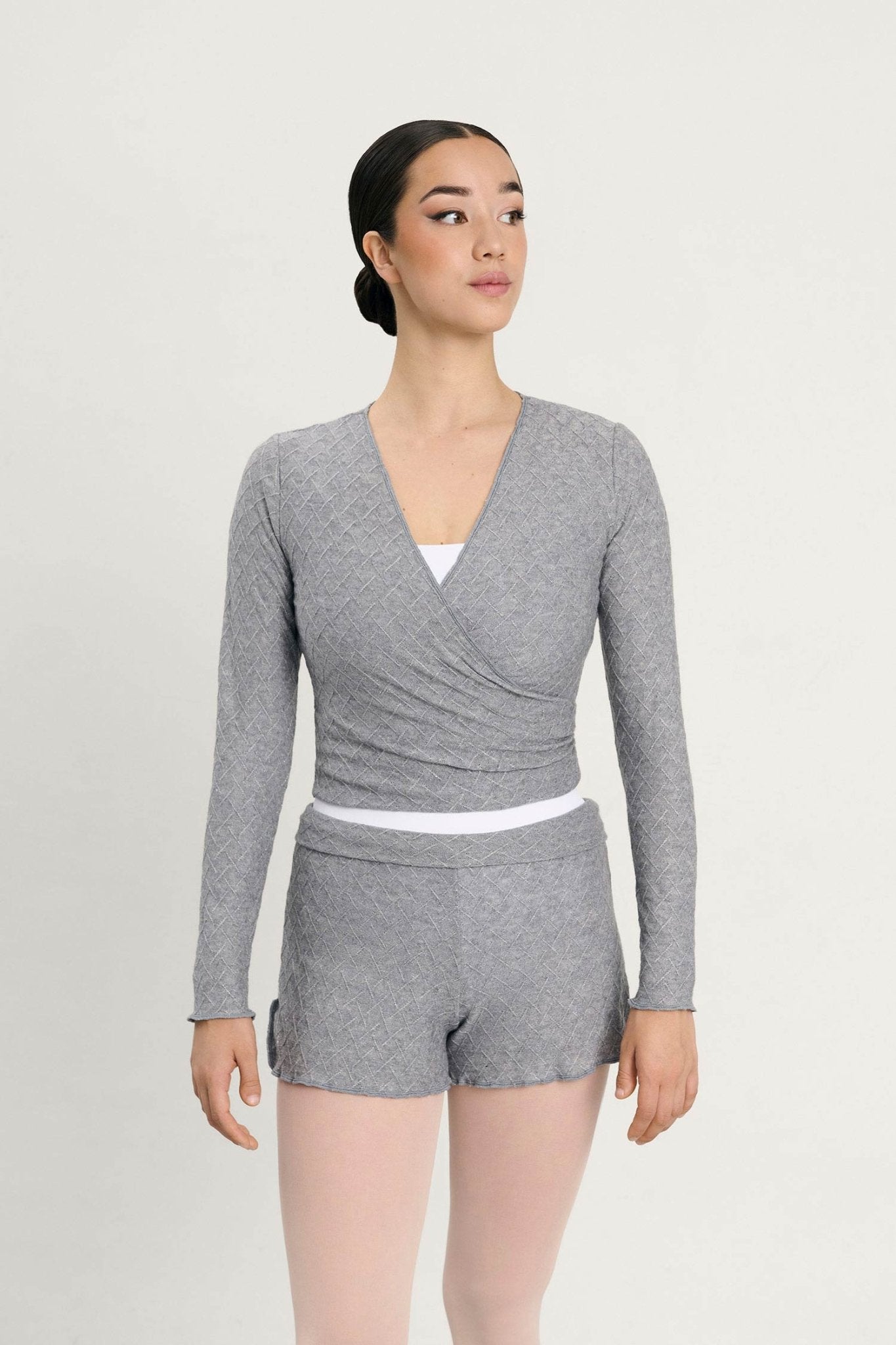 Intermezzo Gewn Knitted Wrap Cardigan - Grey Metallic - THE COLLECTIVE DANCEWEARIntermezzo Gewn Knitted Wrap Cardigan - Grey Metallicmwarm upsTHE COLLECTIVE DANCEWEAR