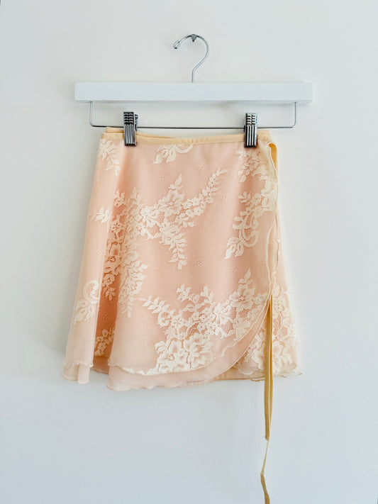 Lace Short Wrap Skirt - Antique Cream - THE COLLECTIVE DANCEWEARLace Short Wrap Skirt - Antique CreammSKIRTTHE COLLECTIVE DANCEWEAR
