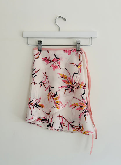 MaeWear Short Wrap Skirt - Candy Floss - THE COLLECTIVE DANCEWEARMaeWear Short Wrap Skirt - Candy FlossmSKIRTTHE COLLECTIVE DANCEWEAR