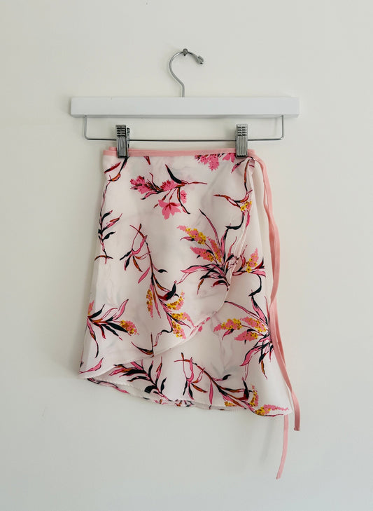 MaeWear Short Wrap Skirt - Candy Floss - THE COLLECTIVE DANCEWEARMaeWear Short Wrap Skirt - Candy FlossmSKIRTTHE COLLECTIVE DANCEWEAR