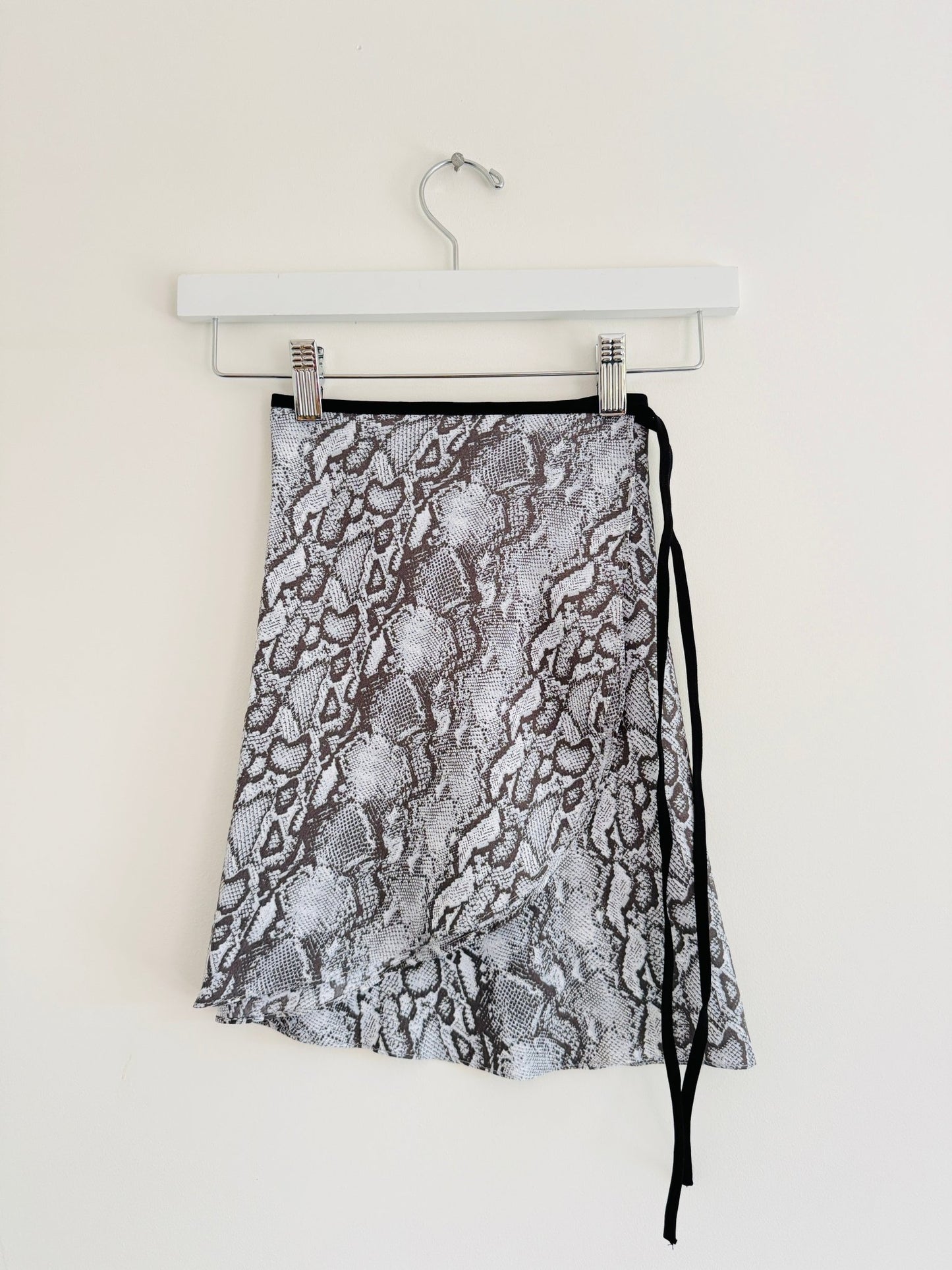 MaeWear Short Wrap Skirt - SnakeSkin - THE COLLECTIVE DANCEWEARMaeWear Short Wrap Skirt - SnakeSkinmSKIRTTHE COLLECTIVE DANCEWEAR